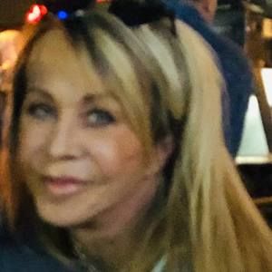 Meet your Posher, Leslie